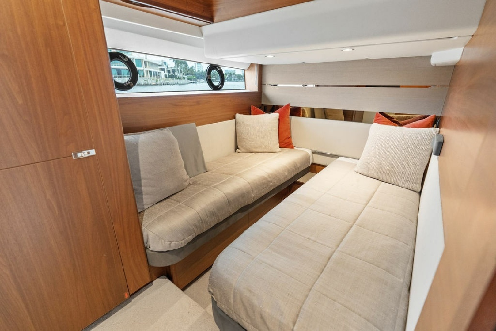 2020 Princess S62 Sportbridge - Image 50