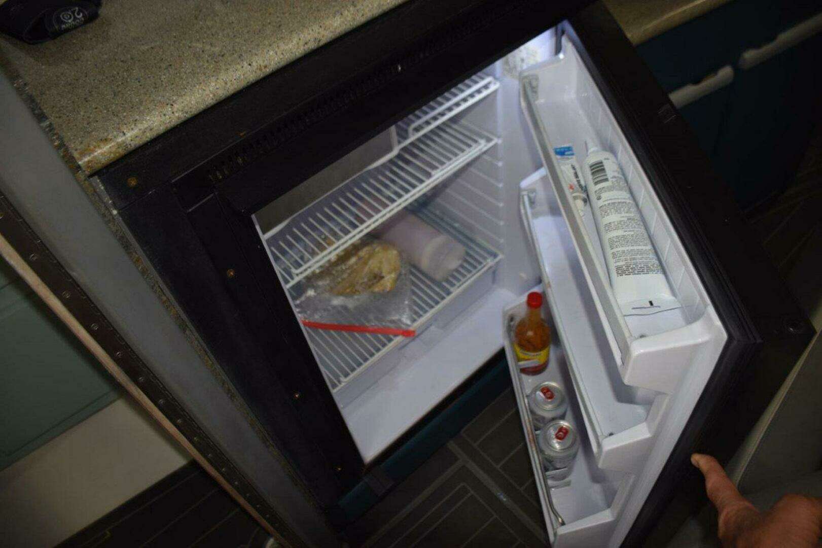 1995 Blackfin Combi 33 - Image 32