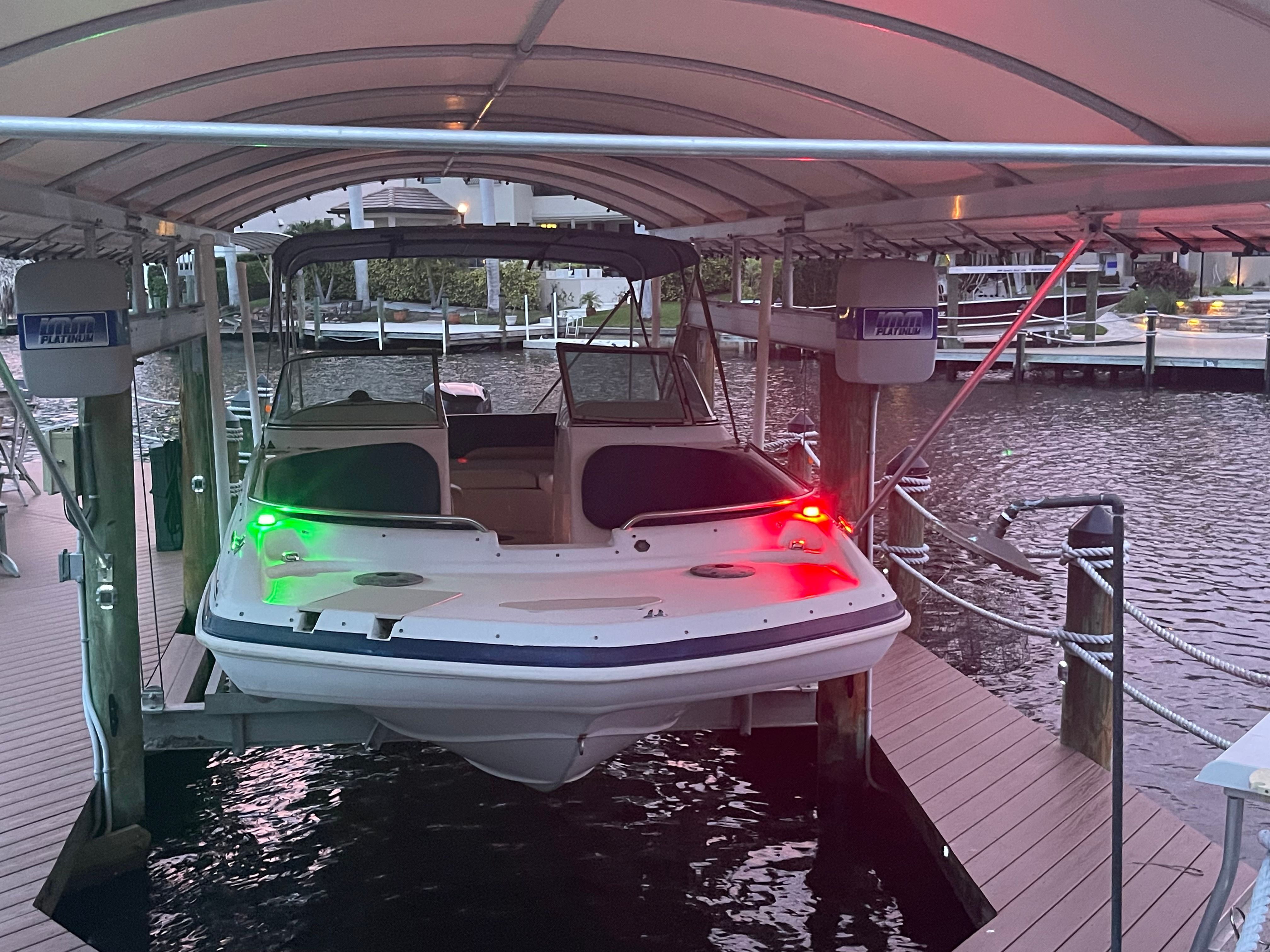 2000 Godfrey / Hurricane Sundeck 237 I/O - 80