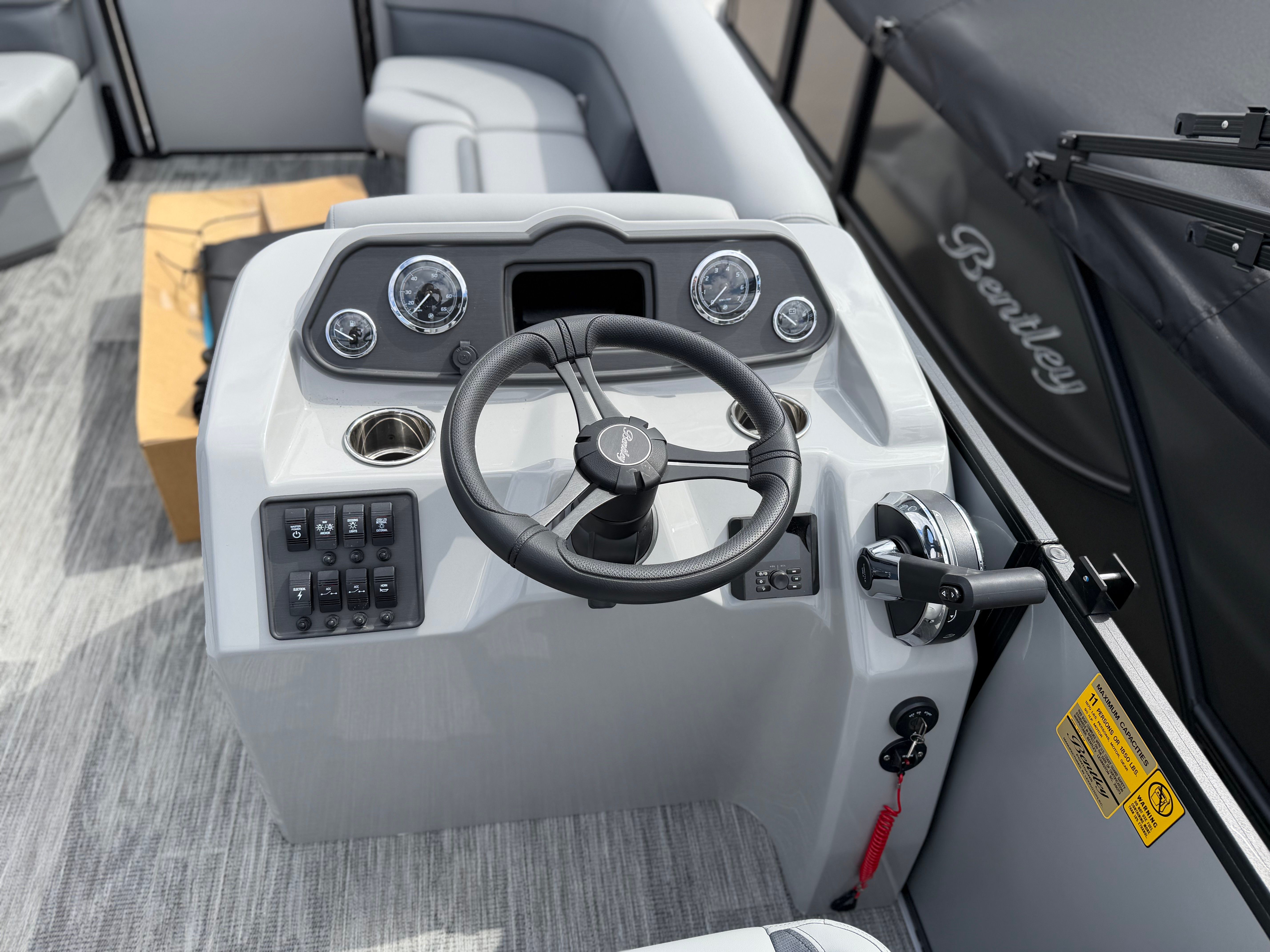 2026 Bentley Pontoons LE 200 CW - 9