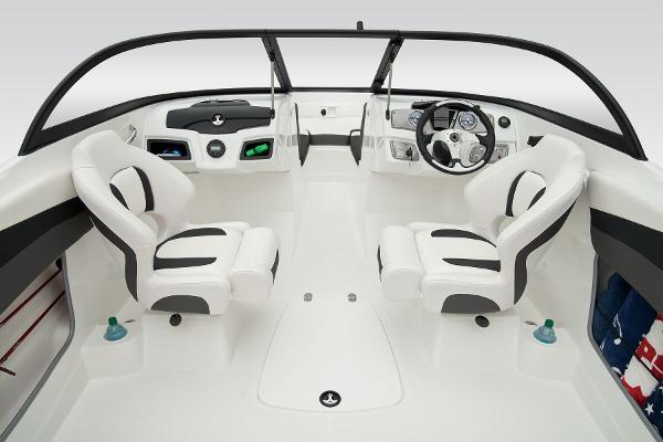 2025 Tahoe 200 S - 36