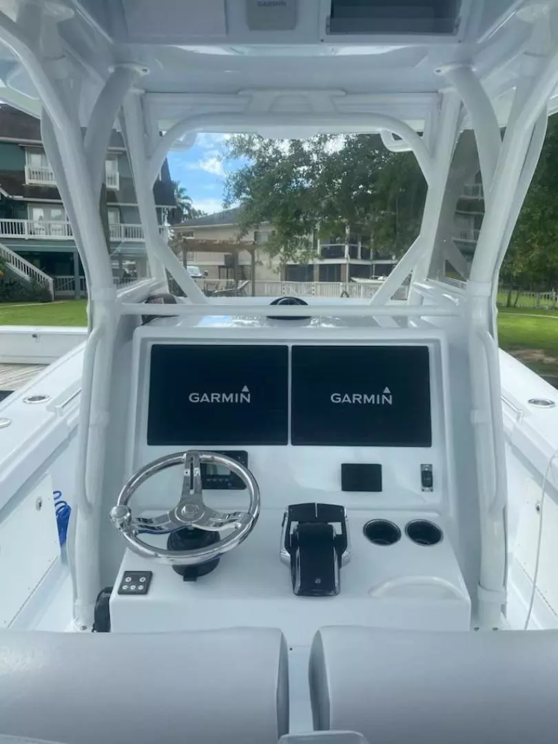 2022 Yellowfin Center Console - Image 8