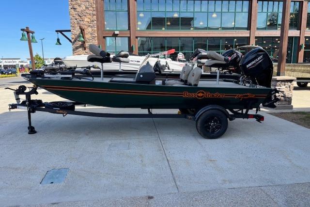2026 Tracker Bass Tracker Classic Limited