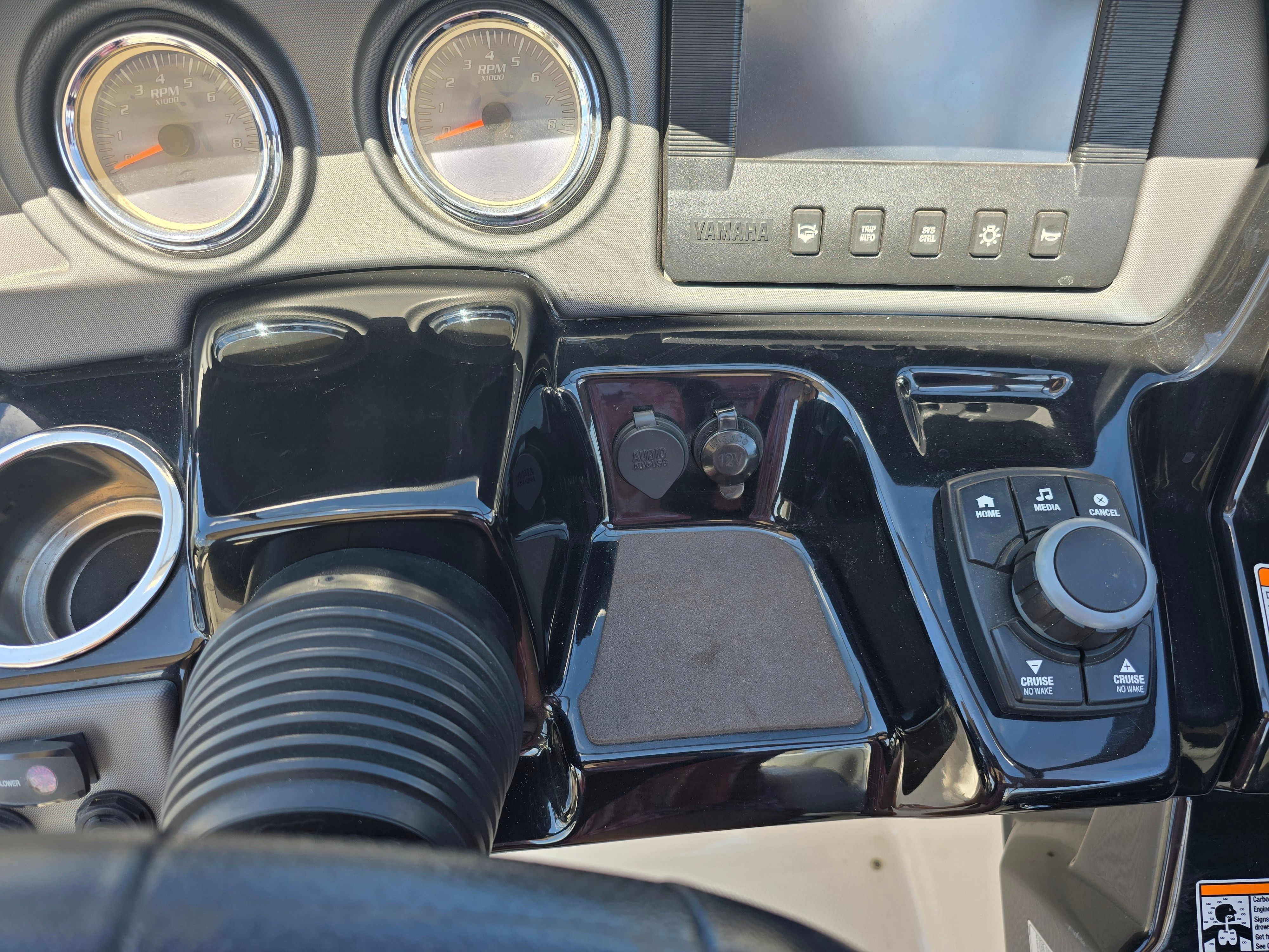 2015 Yamaha Boats 242 Limited S - 20