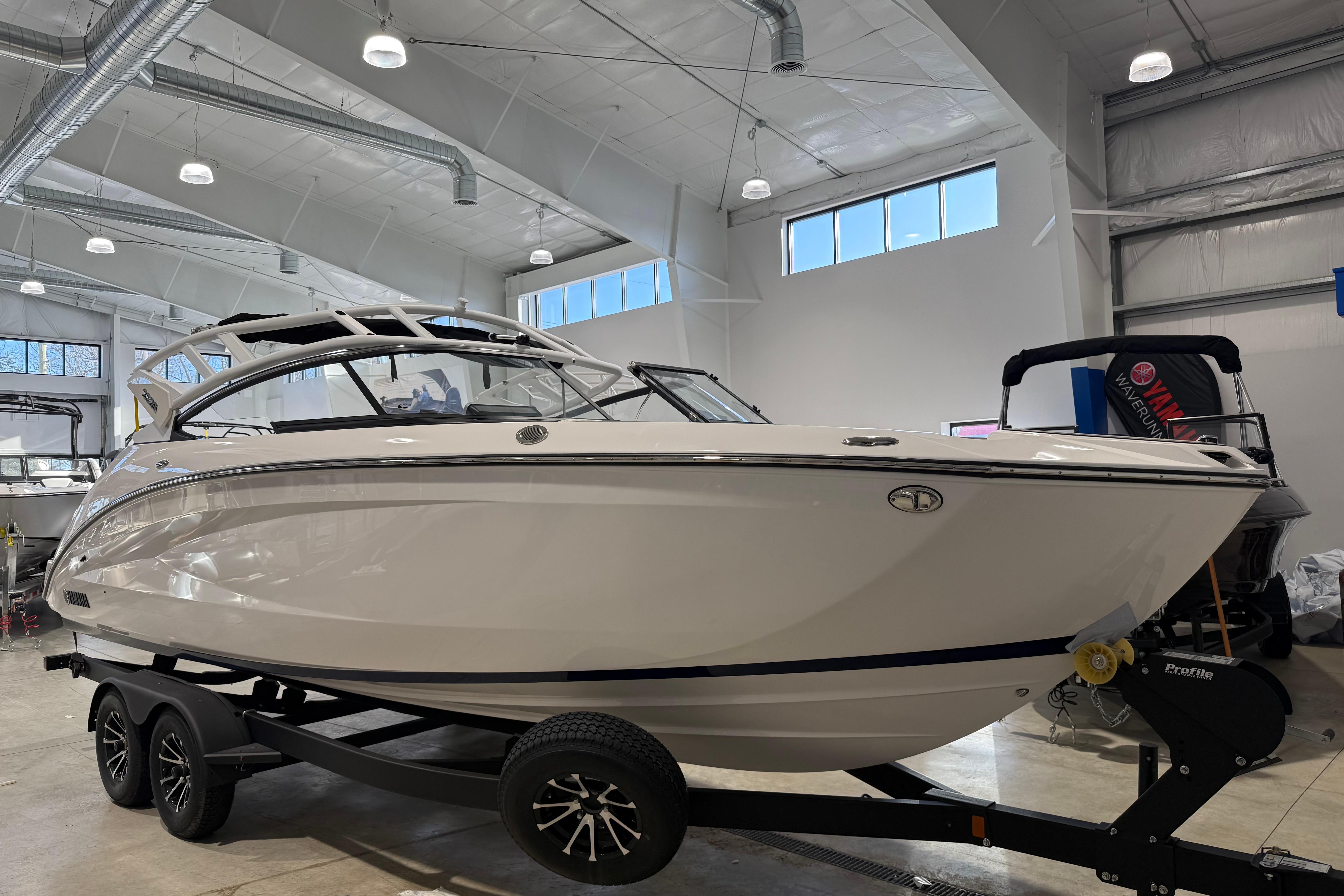 2025 Yamaha Boats 252S