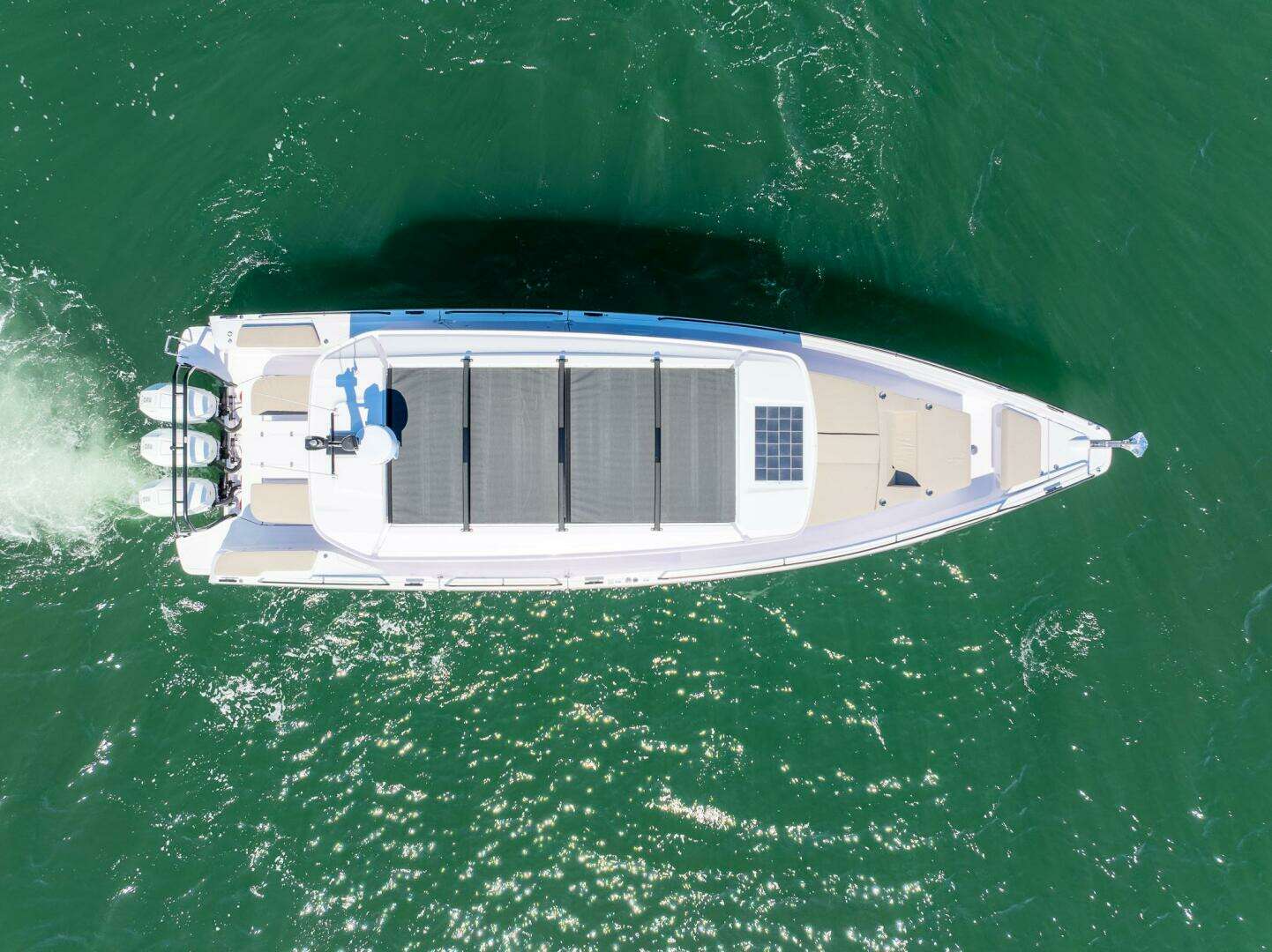 2025 Axopar Cross Cabin - Image 4