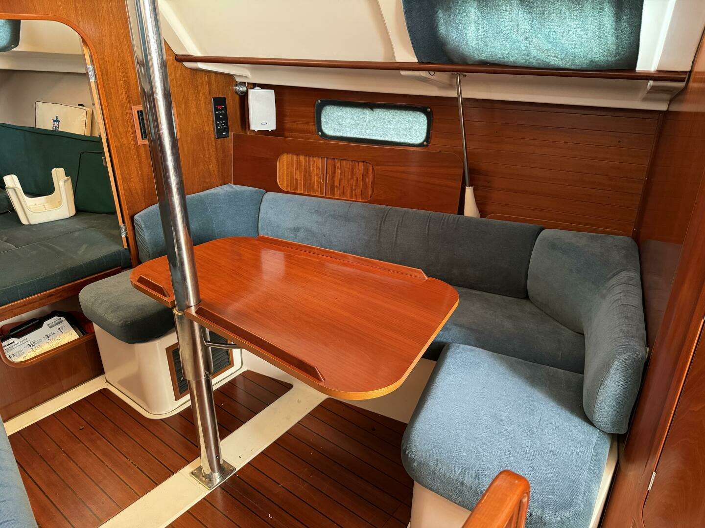 1996 Beneteau Oceanis 321 - Image 18