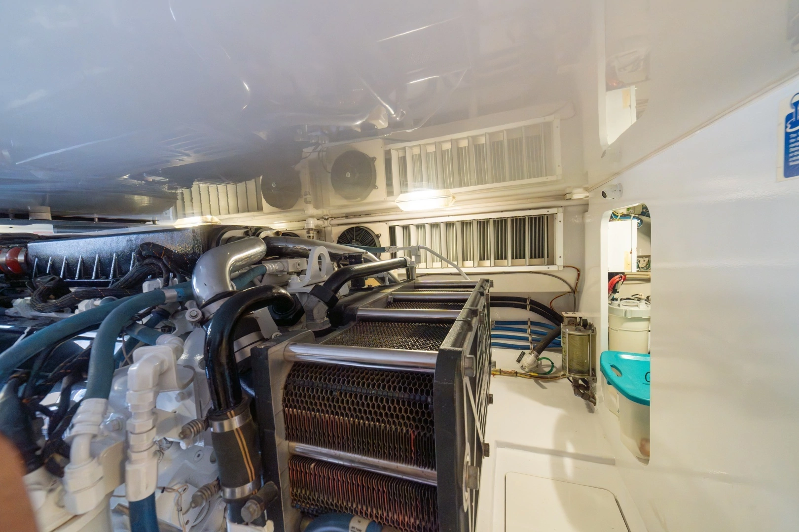 2012 Viking 60 Convertible - Image 78