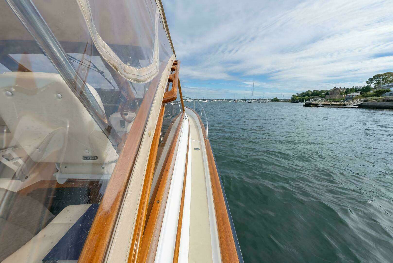 2020 CH Marine Shelter Island Nomad - Image 18