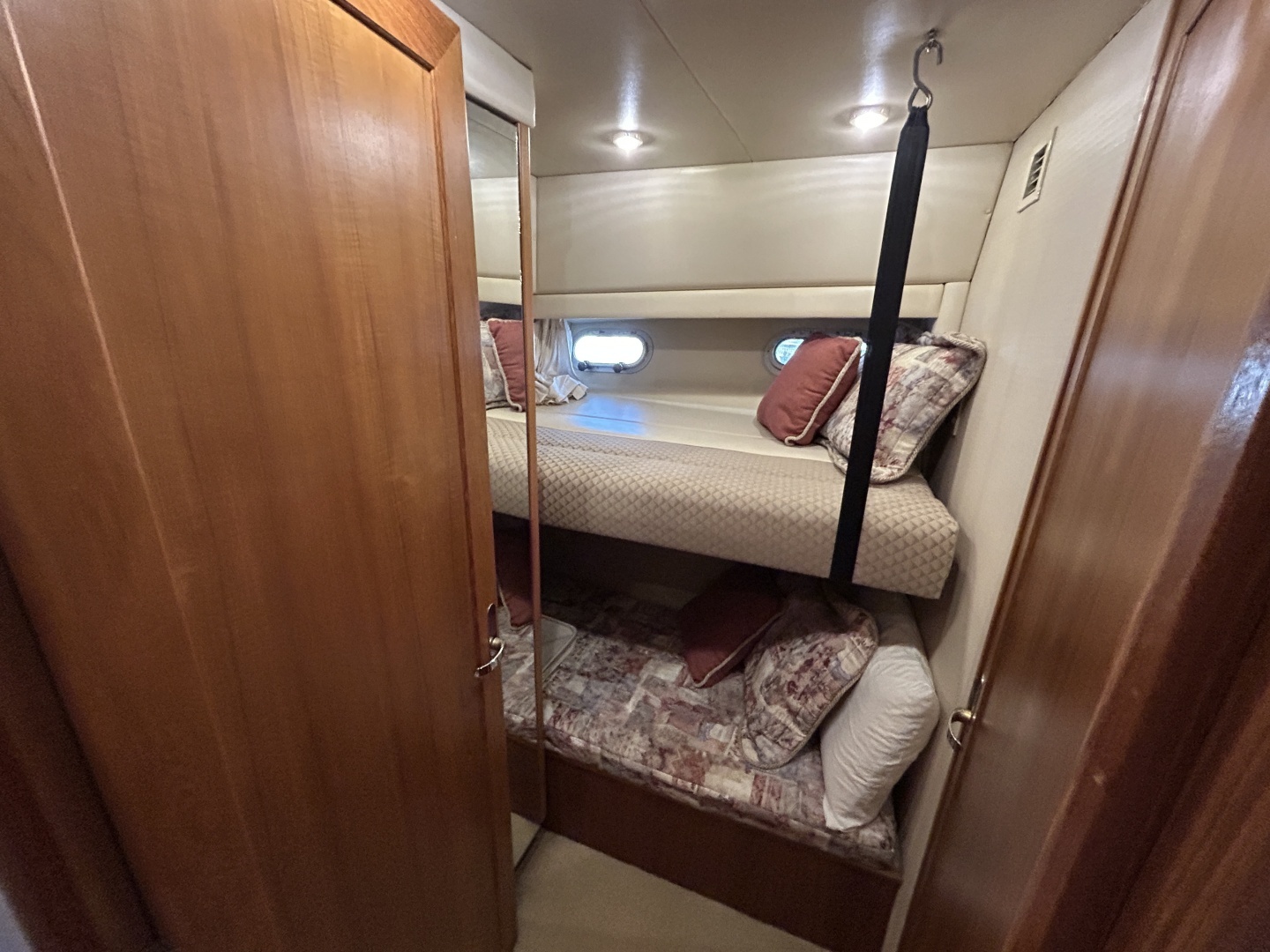 1999 Bayliner 4788 - Image 28