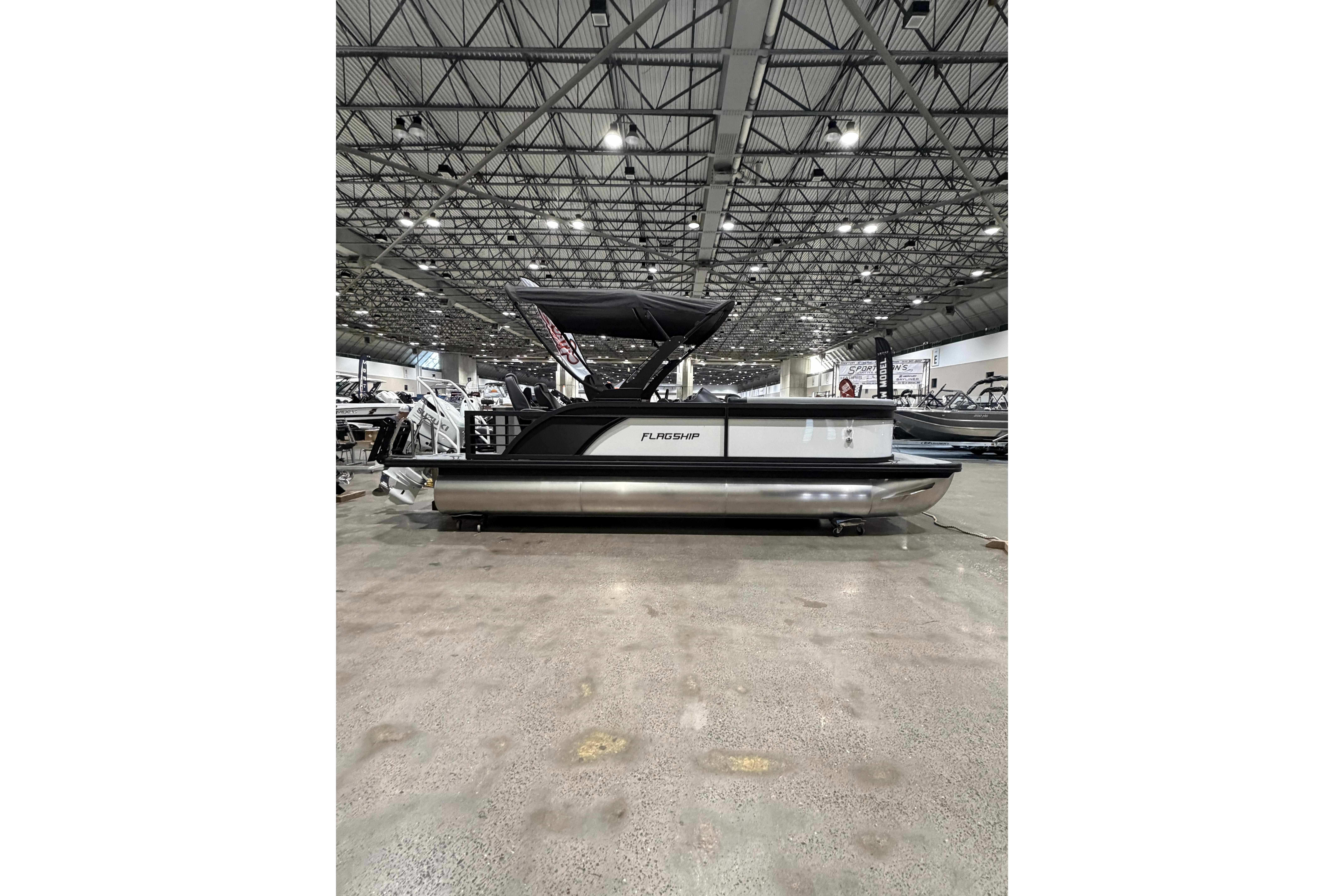 2026 Flagship Discover 22 Rear Fish w/ ext. Rear Deck