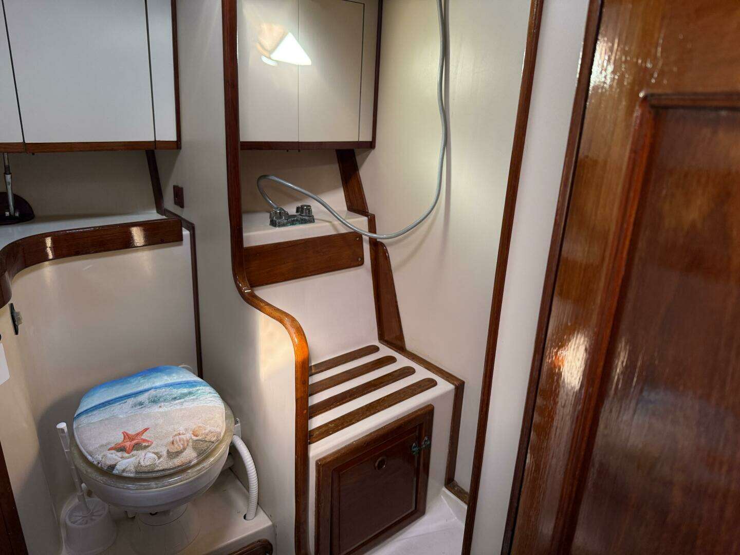 1985 Endeavour 42 - Image 32