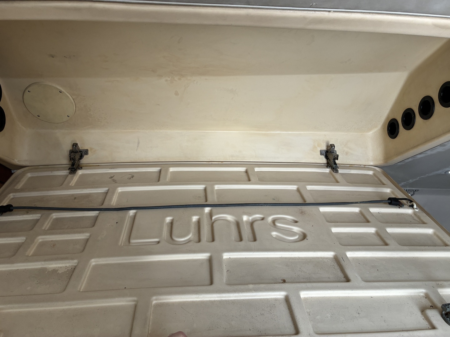 2005 Luhrs Convertible - Image 45