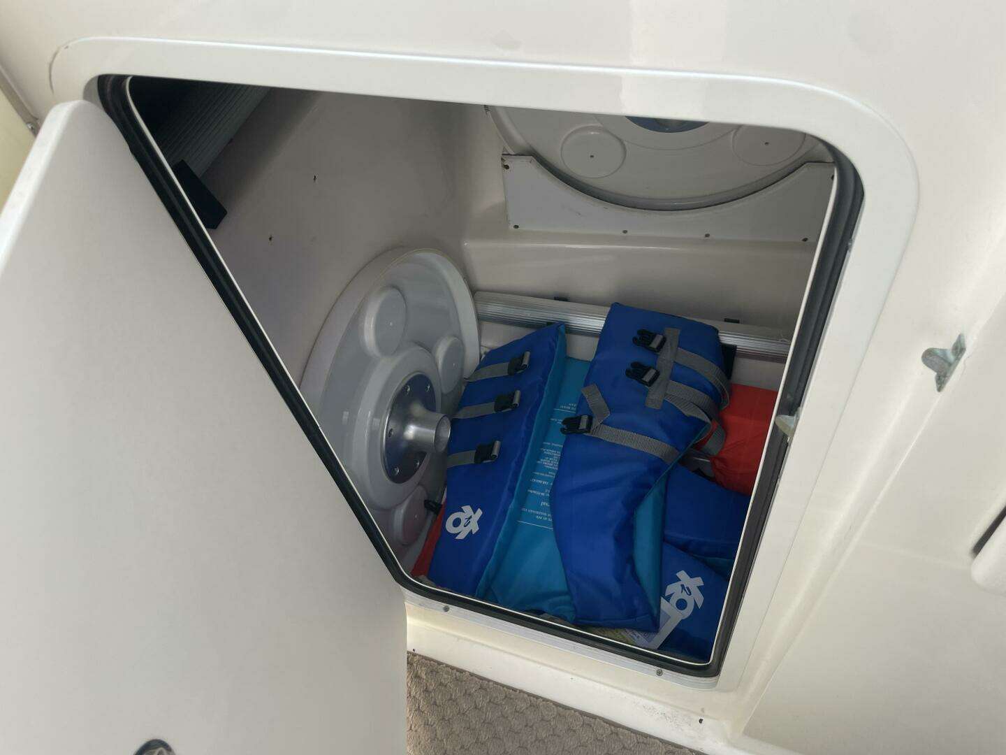 2008 Sea Ray 270 SLX - Image 15
