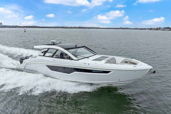 2026 Cruisers Yachts 50GLS OB