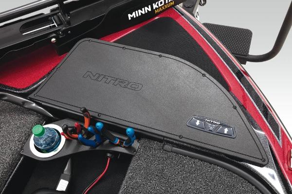 2022 Nitro Z20 boat deck with Minn Kota Maxxum trolling motor.