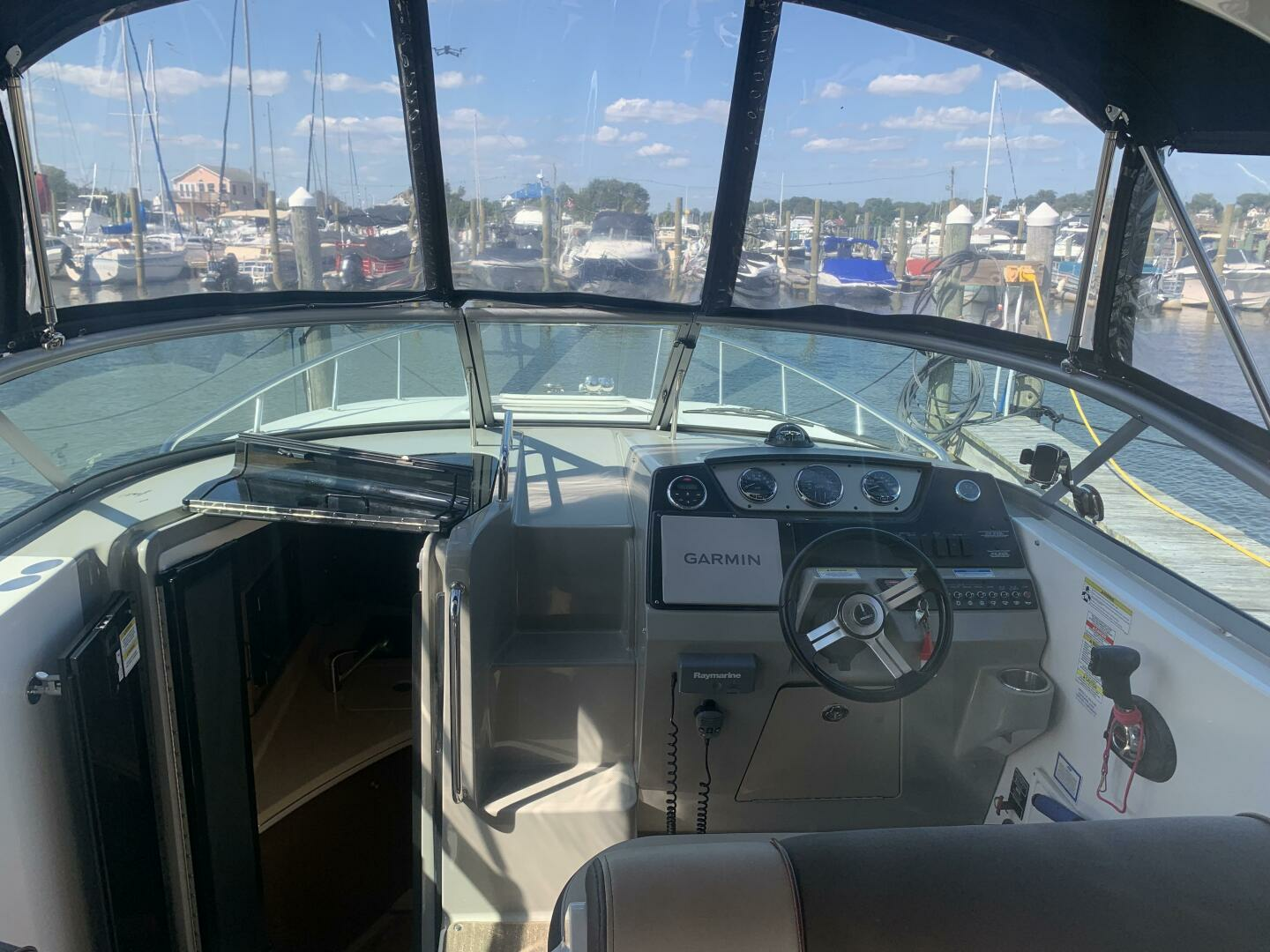 2014 Sea Ray 280 Sundancer - Image 15