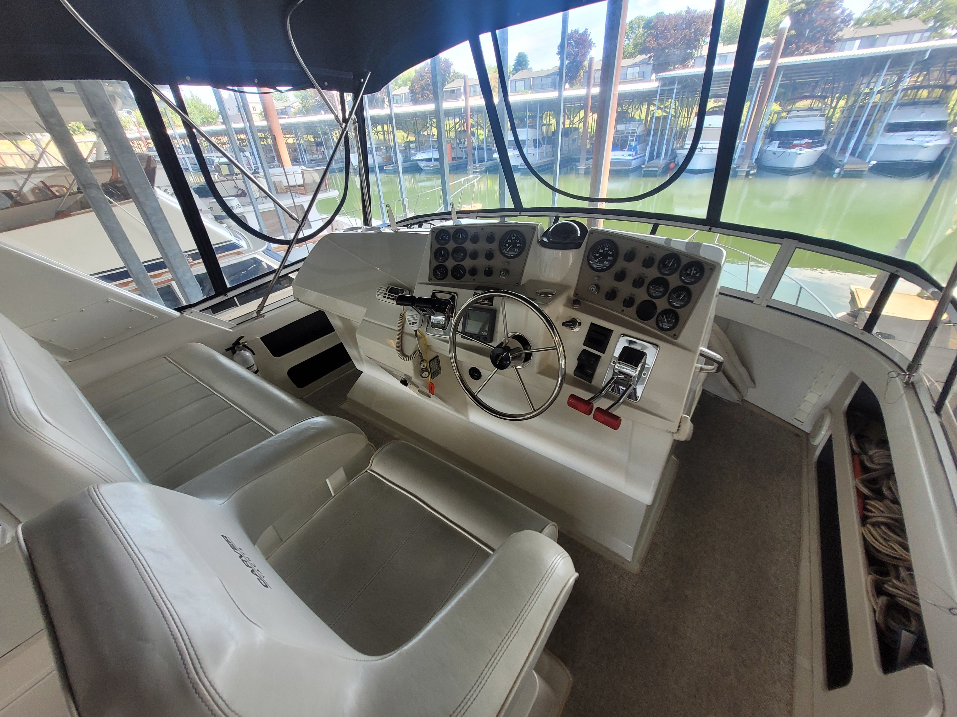 2000 Carver 356 Aft Cabin Motor Yacht - 5