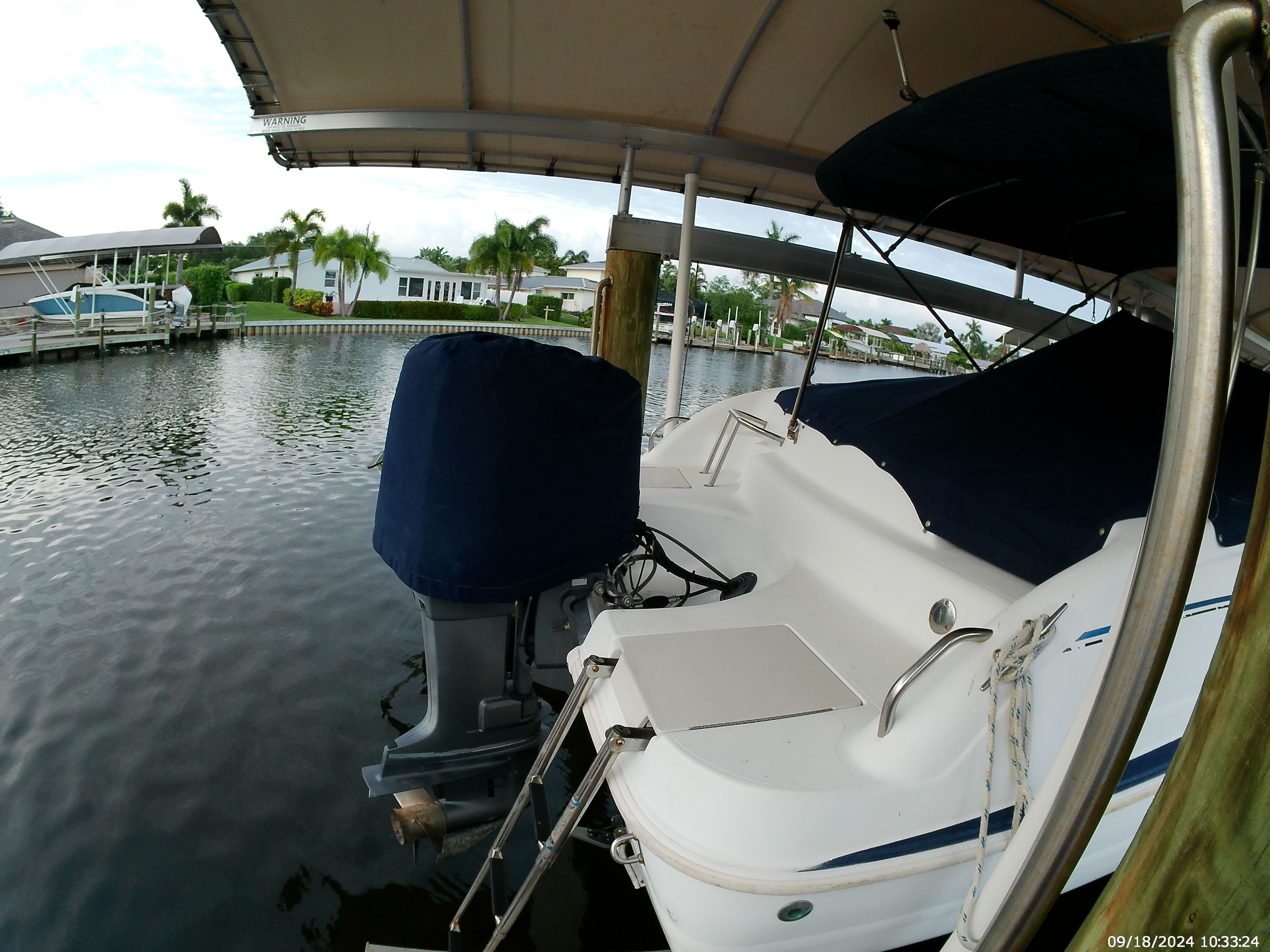 2000 Godfrey / Hurricane Sundeck 237 I/O - 14
