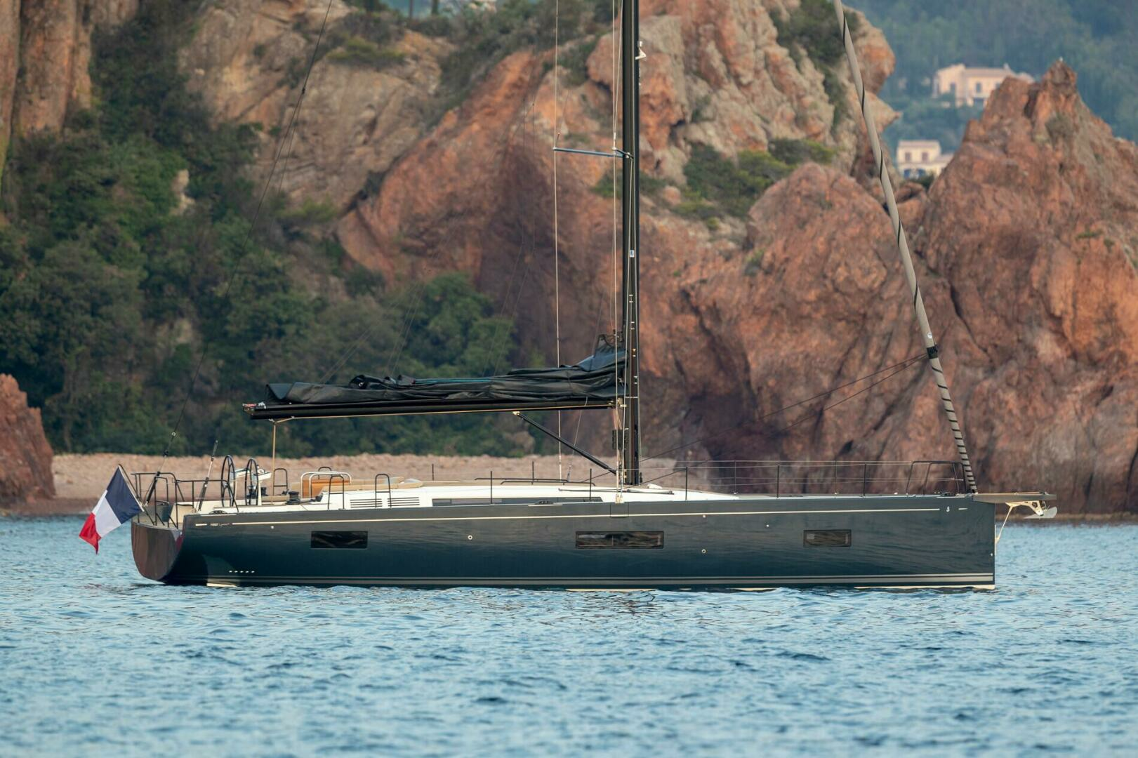 2025 Beneteau First Yacht 53 - Image 3