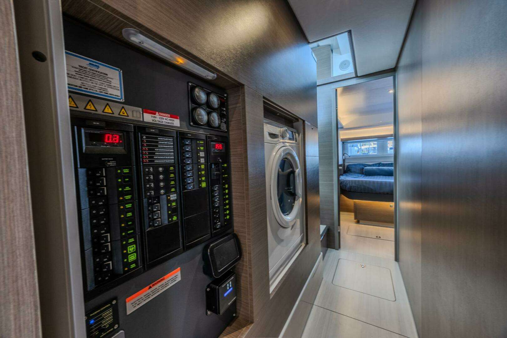 2024 Leopard 53 Powercat - Image 32