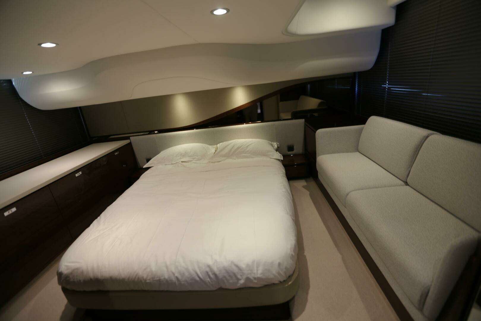 2024 Princess Princess F45 - Image 35