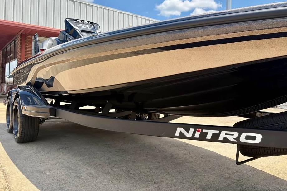 2026 Nitro Z20 XL Pro boat on trailer, parked outdoors.