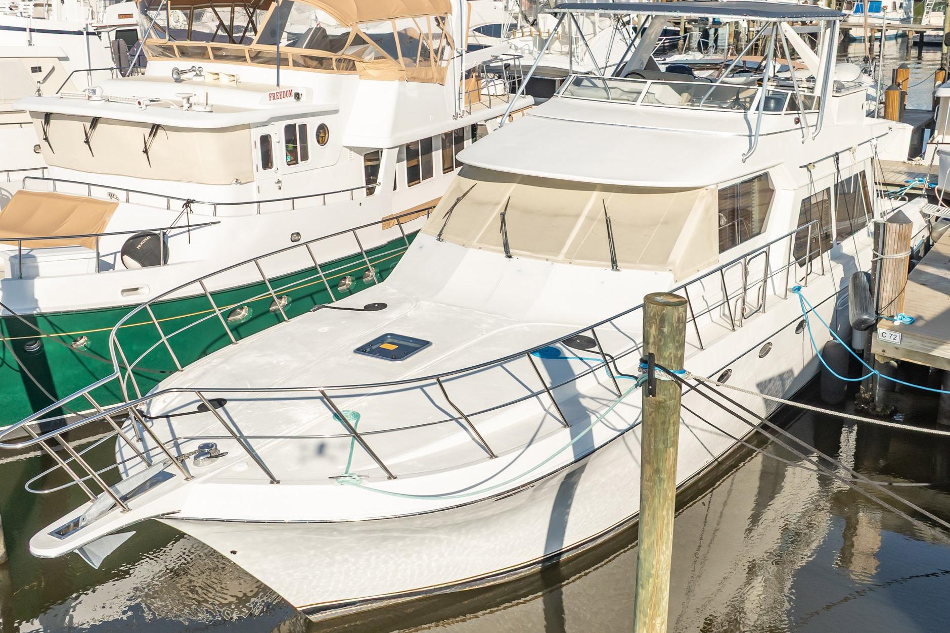 2004 Navigator 5700 Rival Pilothouse