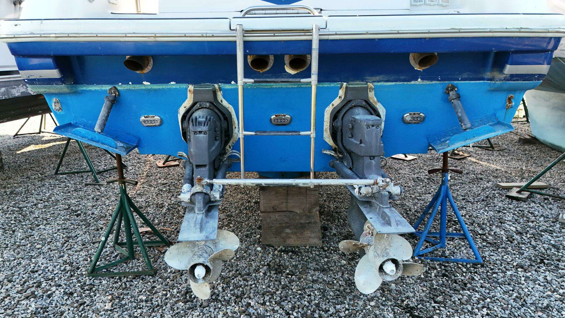 2004 Formula 370SS - Image 12
