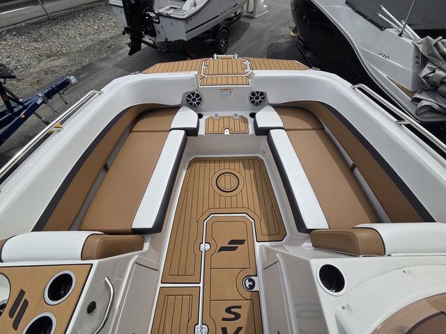 2026 Starcraft SVX OB 191 w/140hp and Trailer - 13