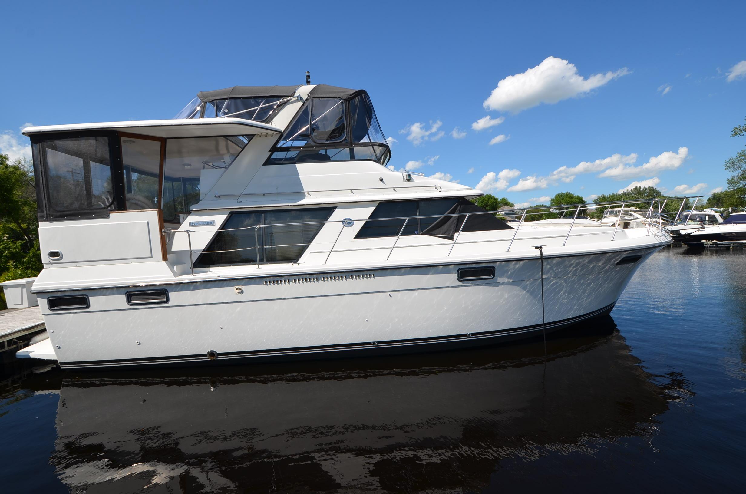 1987 Carver 42 Aft Cabin Motor Yacht
