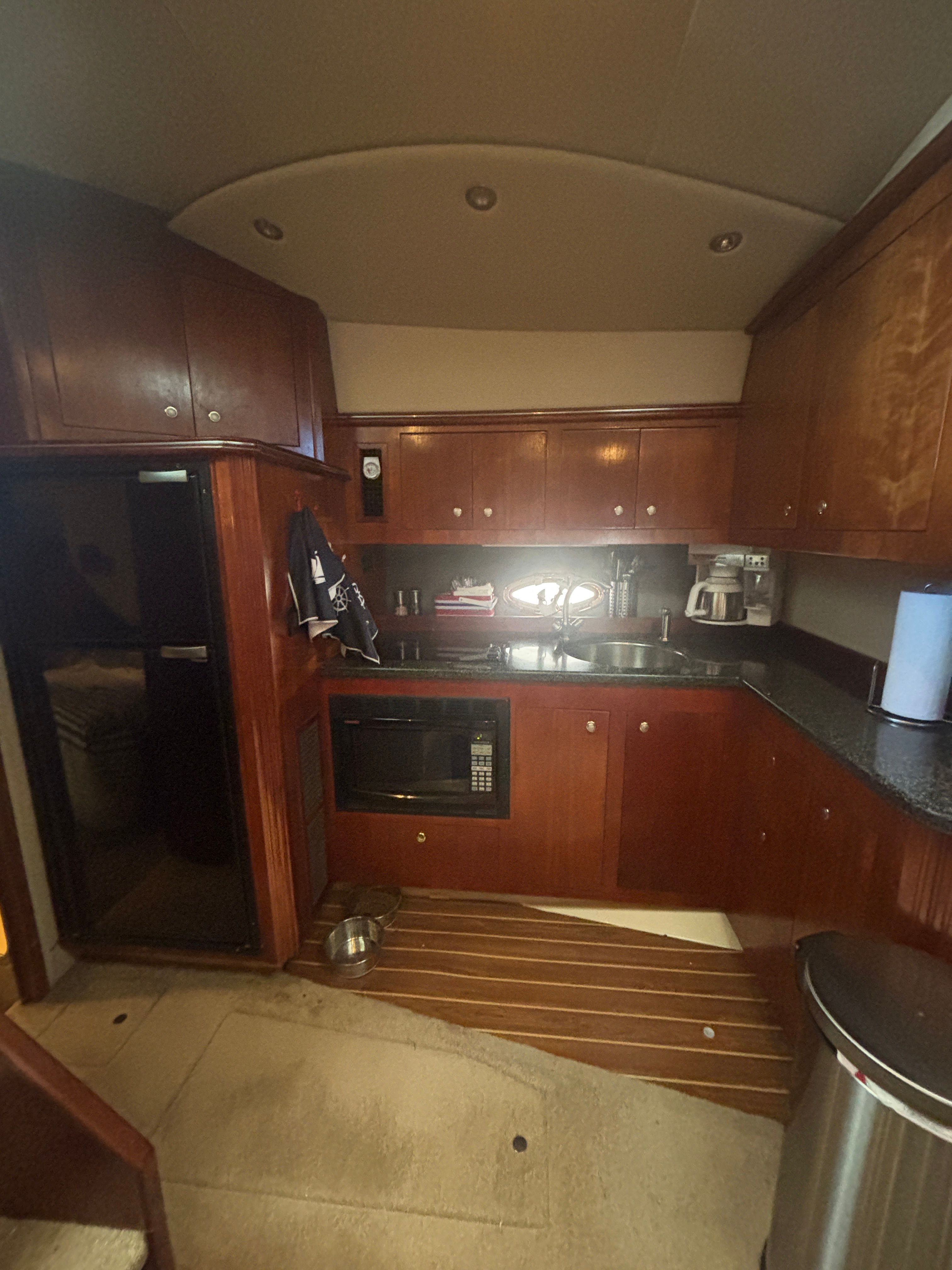 2006 Cruisers Yachts 460 Express - 6