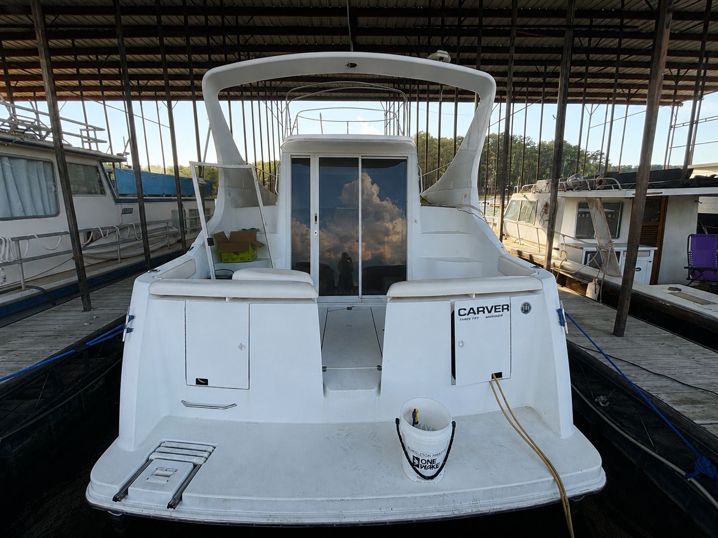 2001 Carver 350 Mariner