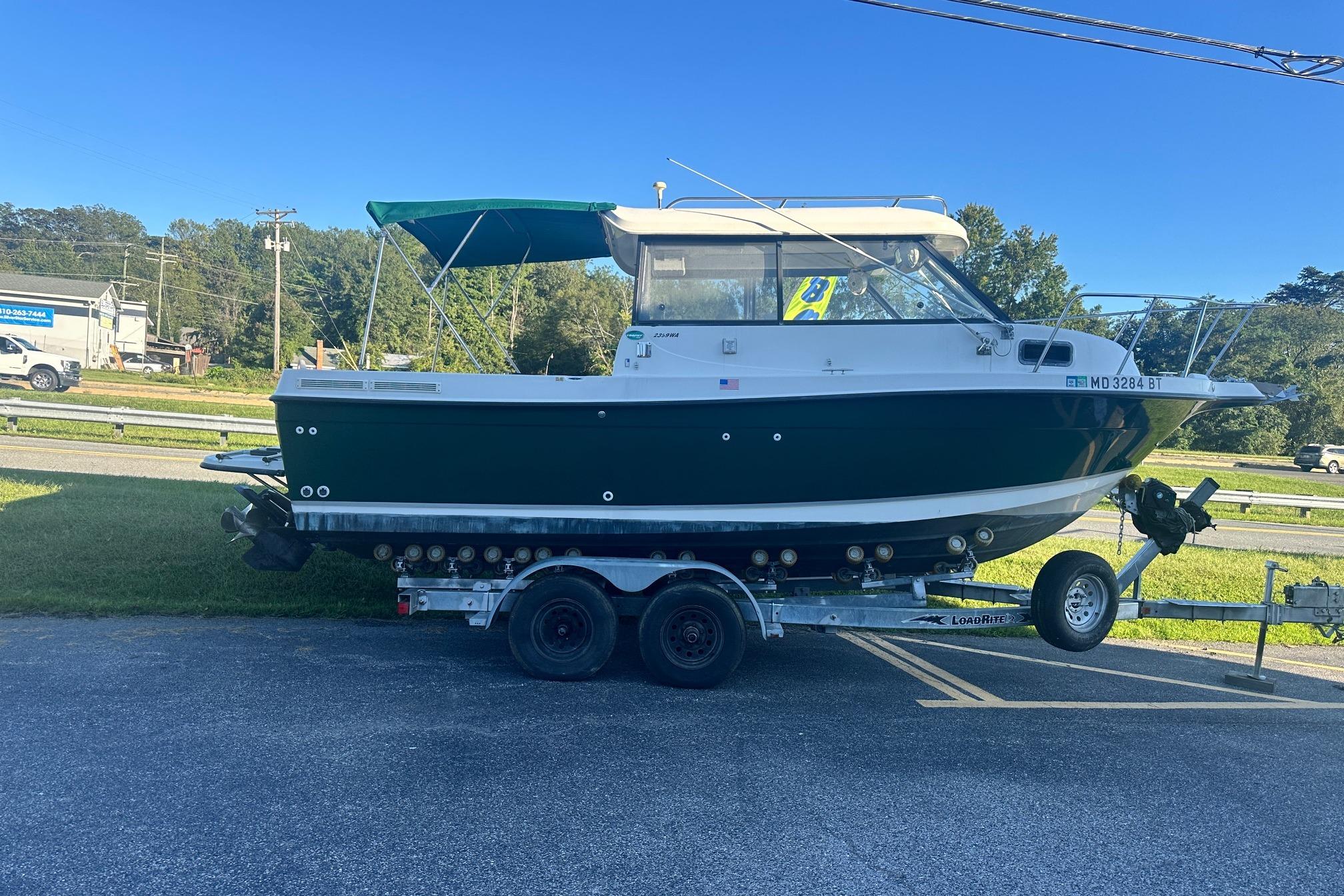 2004 Trophy 2359 Hardtop