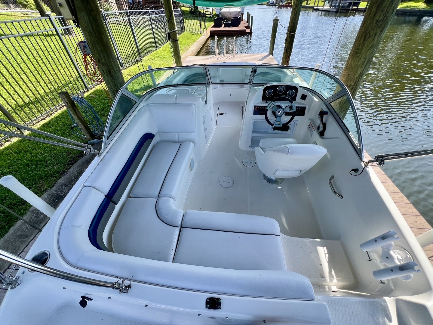2013 Hurricane SunDeck 187 OB - Image 10