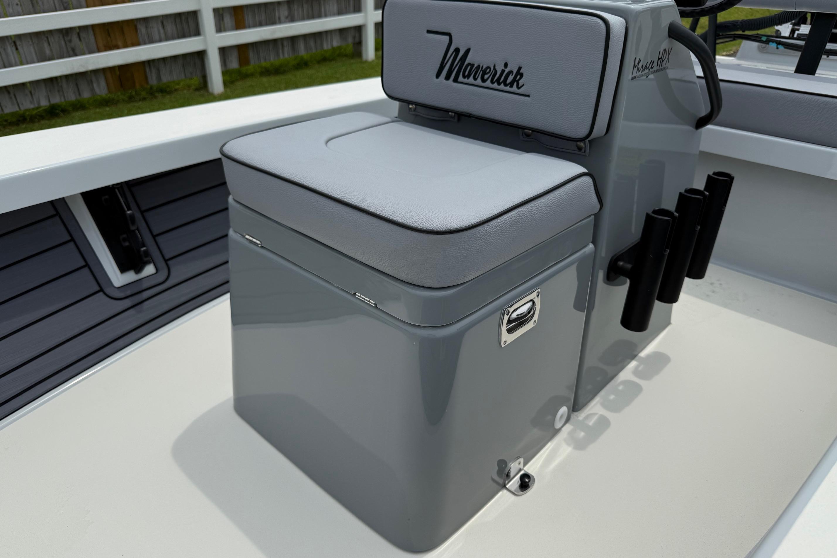2026 Maverick 17 HPX-S boat seat with storage and rod holders.