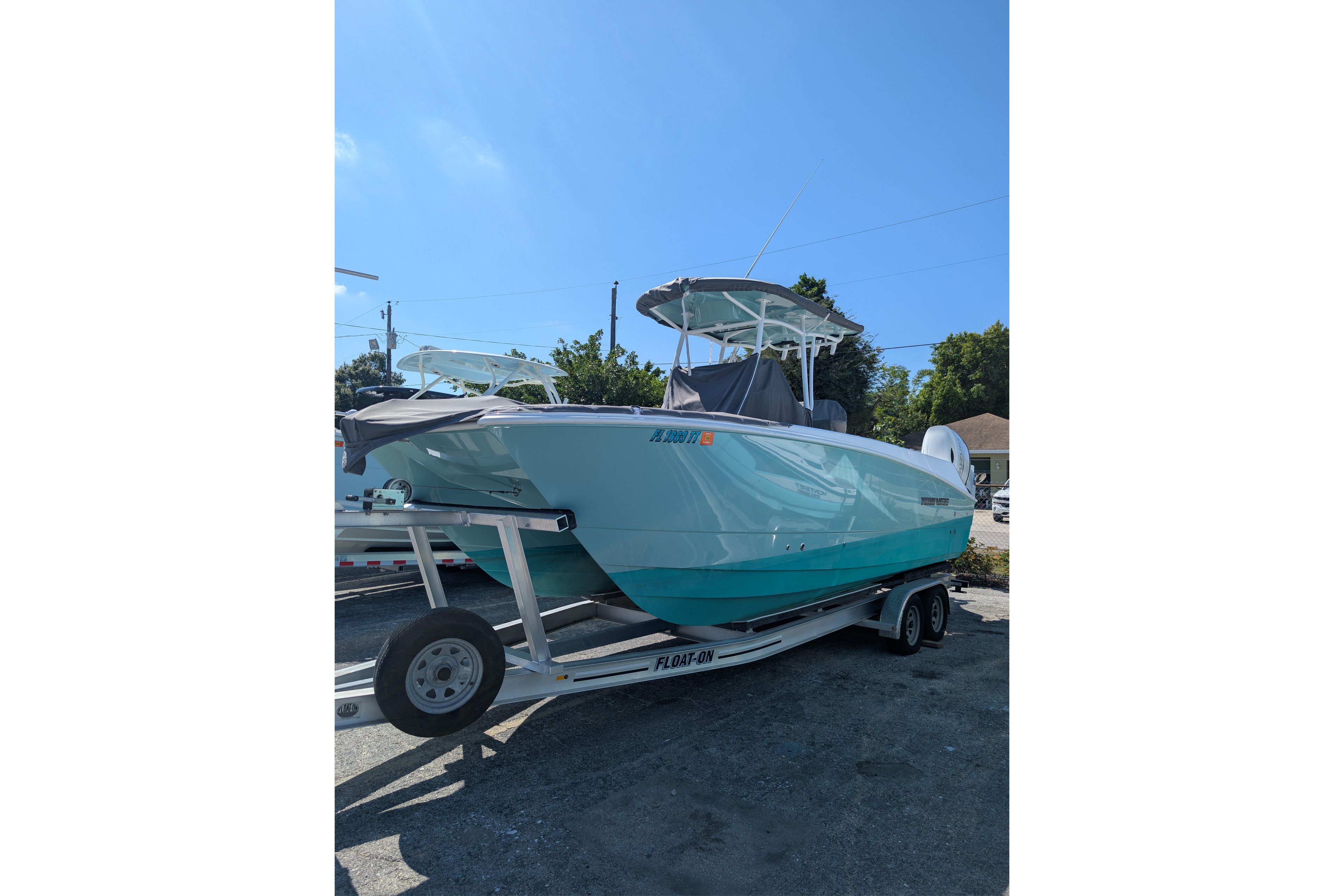 2024 Twin Vee 240 GFX CC