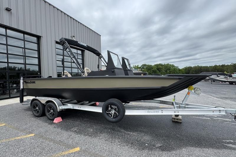 2026 SeaArk Predator 300 AK