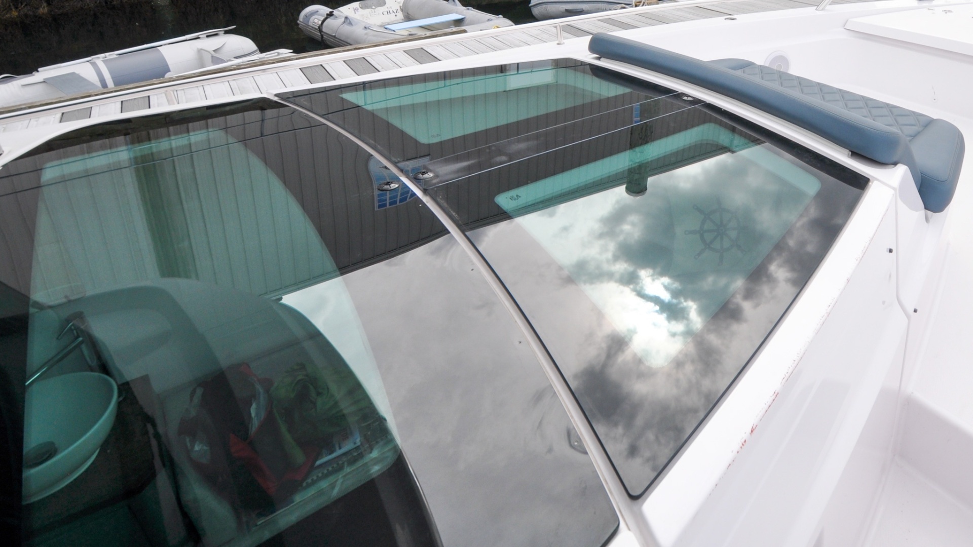 2022 Axopar 37XC - Image 18