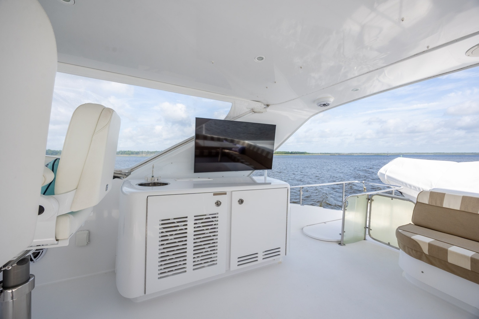 2008 Hatteras Motor Yacht - Image 112