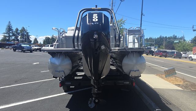 2026 Bentley Pontoons 223 Legacy SWINGBACK With 200hp Mercury XL Four-St - 10