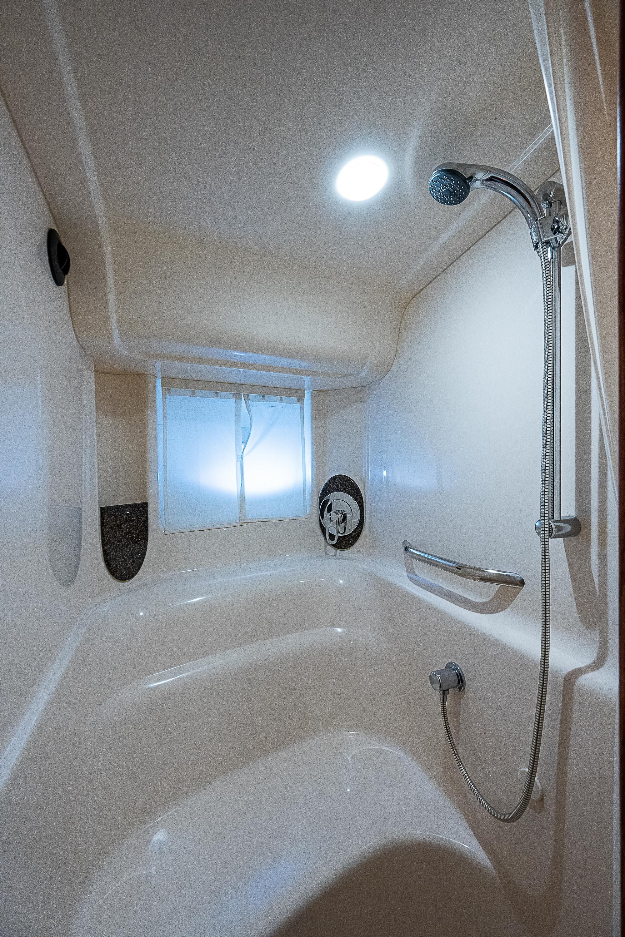 2006 Sea Ray 44 Sundancer - 11