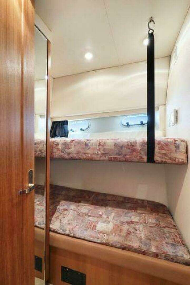 1998 Bayliner 4788 - Image 31