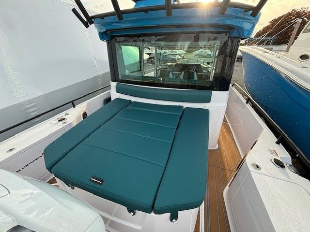 2023 Axopar 28 Cabin - 10