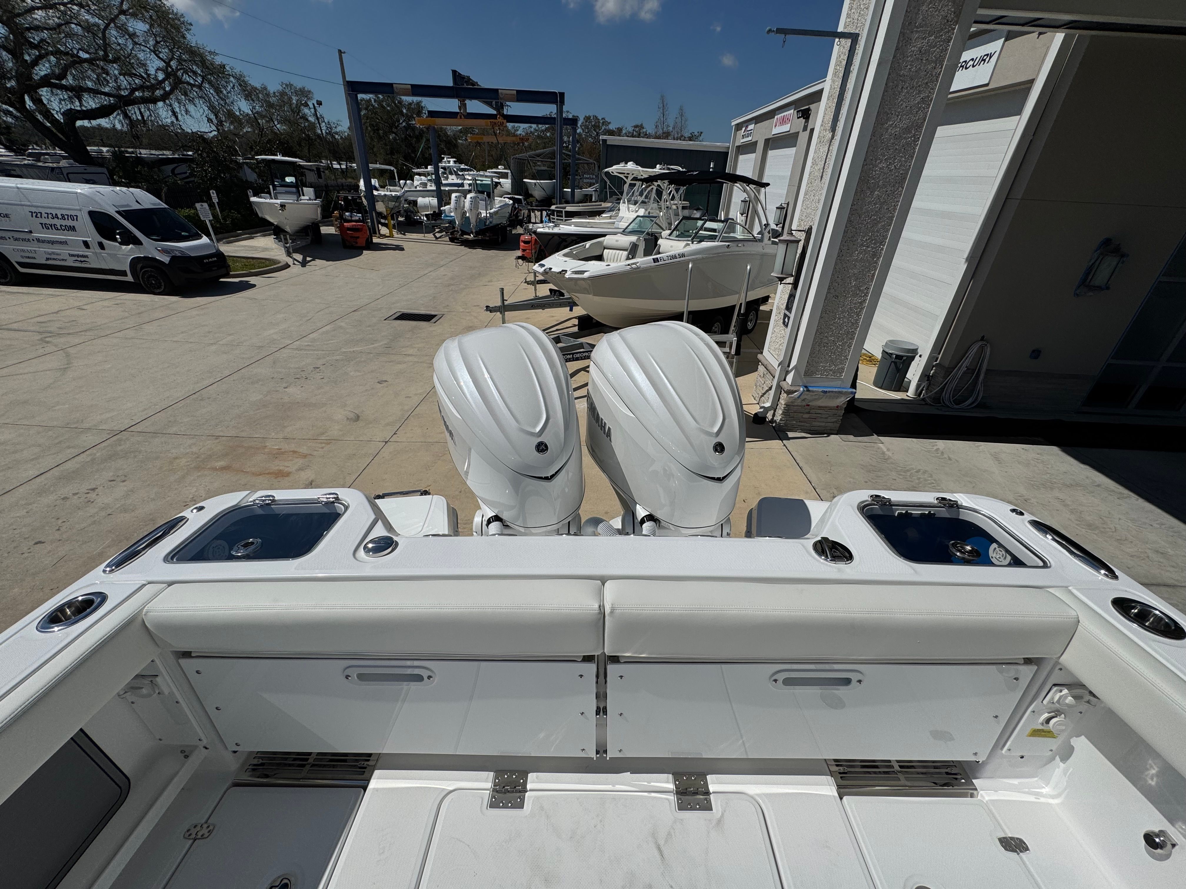 2025 EVERGLADES 315 CC - Image 8
