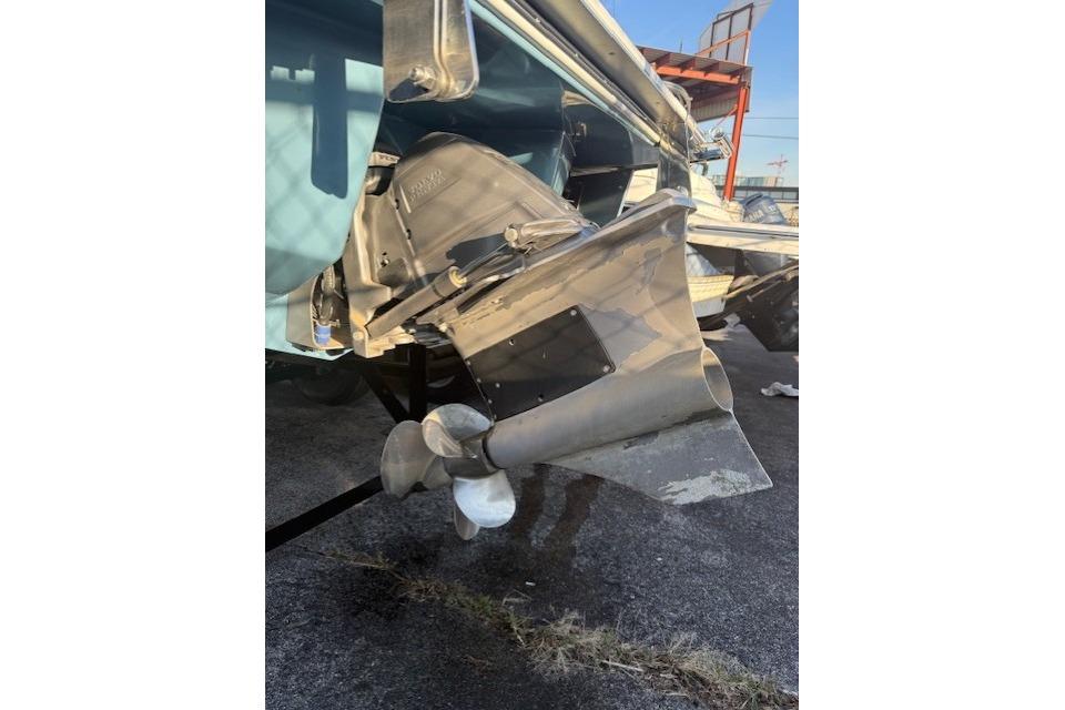 2023 Cobalt R6 Surf boat propeller and stern drive detail.