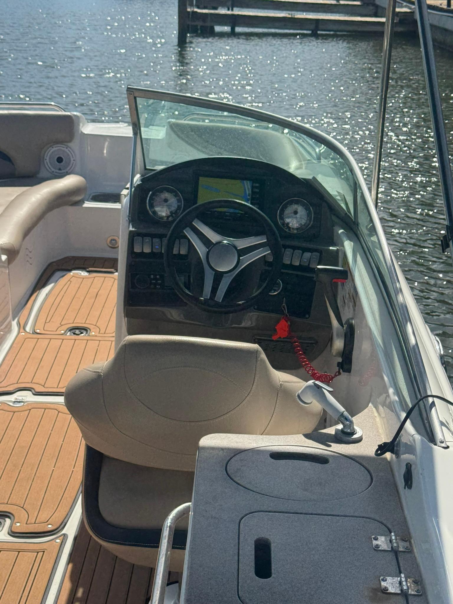 2017 Hurricane SunDeck 2400 OB - 6