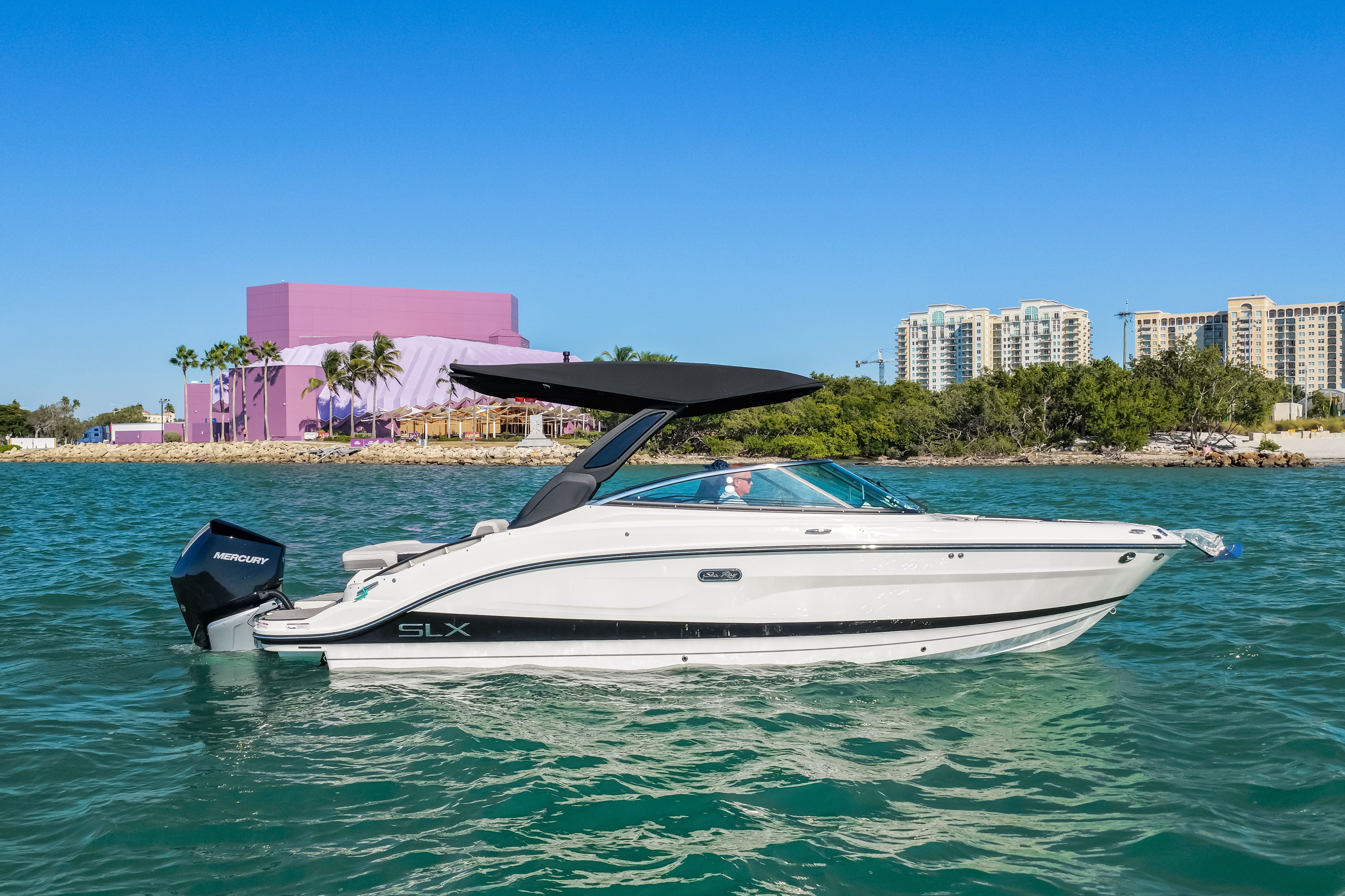 2026 Sea Ray SLX 260 Outboard