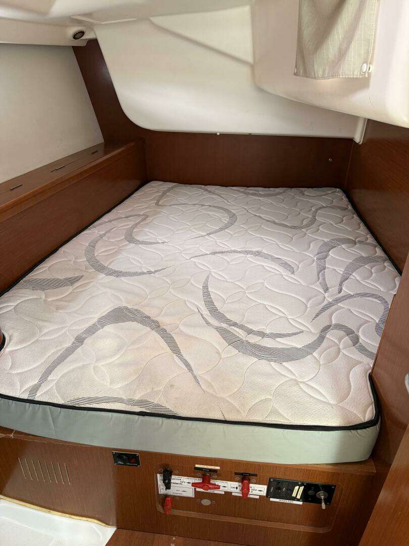 2012 Beneteau 43 - Image 104