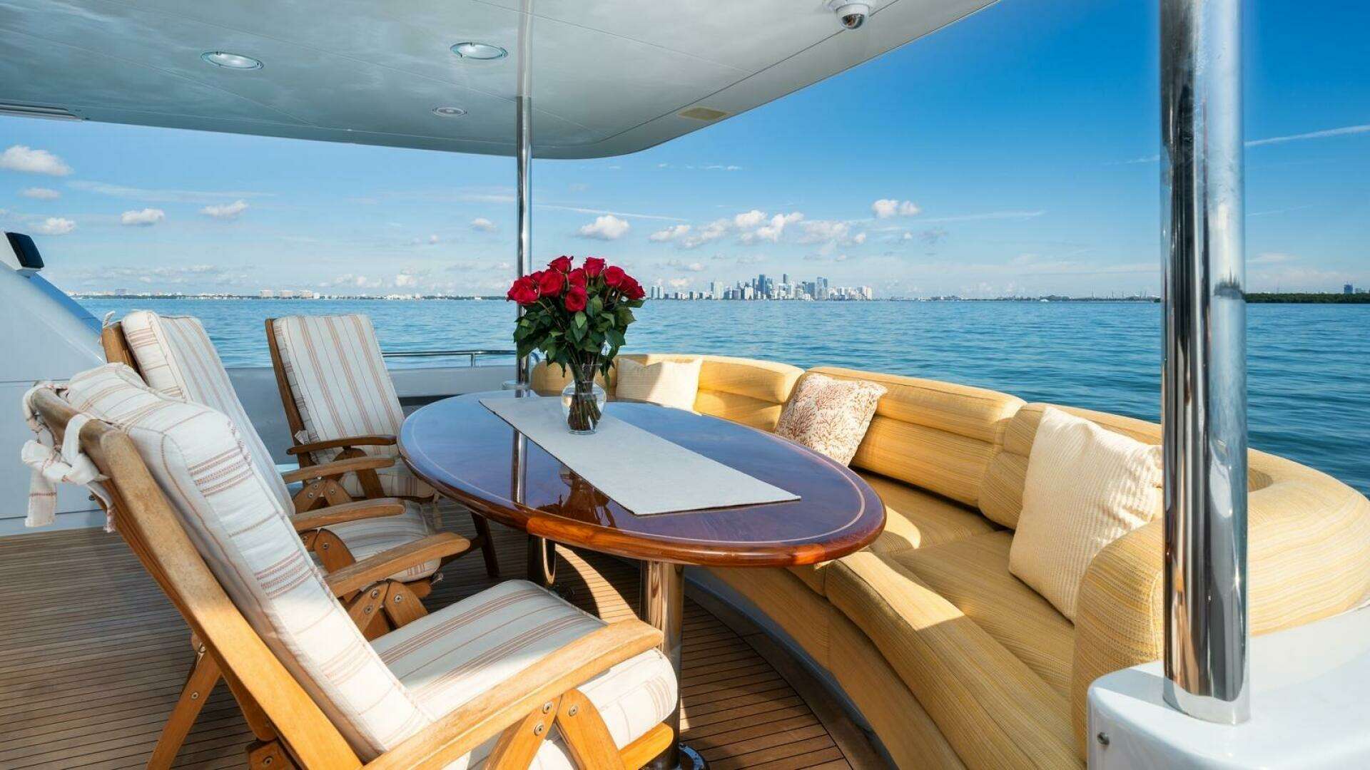 2002 Lazzara Yachts — - Image 14